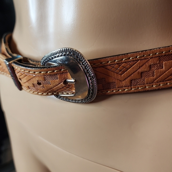 Ribco USA Brown Leather embossed western belt.  Size 36. - Picture 11 of 12